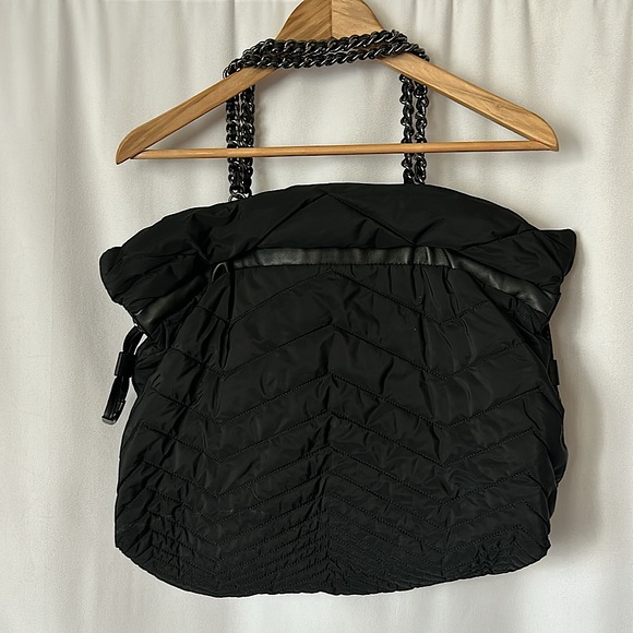 Stuart Weitzman Black Chain Strap Quilted Puffer Tote Bag Purse 🌺🌺 - Picture 2 of 7